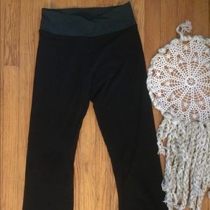 Victoria’s Secret size medium yoga pants black